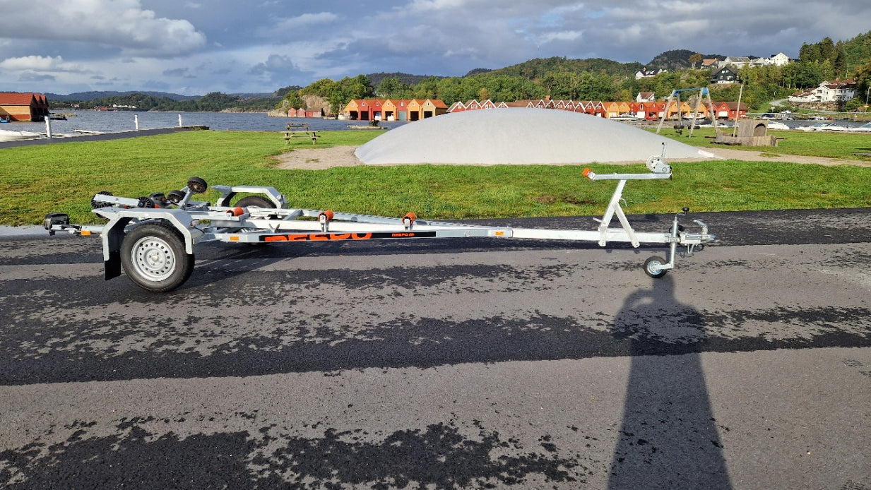 Respo 750P Båthenger med lagring på kjøl, med båtlengde opp til 19 ft / 5.8m