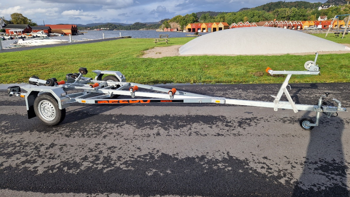 Respo 750P Båthenger med lagring på kjøl, med båtlengde opp til 19 ft / 5.8m