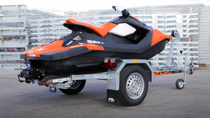 Respo 750VS ECO Bakfra venstre med vannscooter