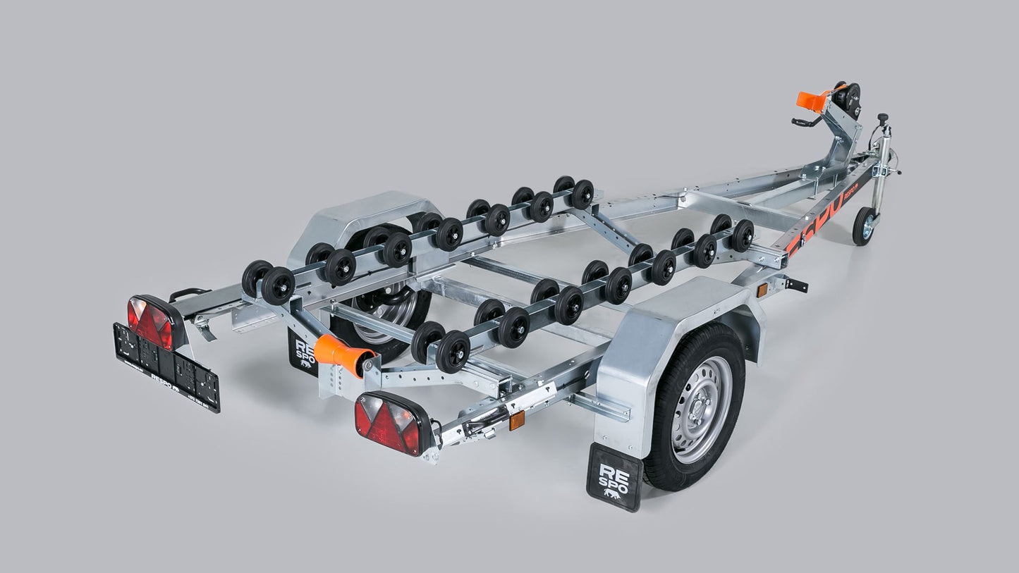 Respo båthenger 750RS Dobbel lagring på rulleskinner, med båtlengde opp til 15 ft / 4.4m