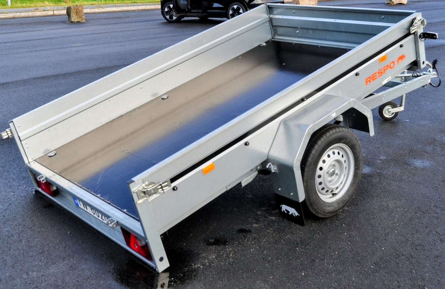 Respo RS2575L Tilhenger med tipp bakfra venstre tippet